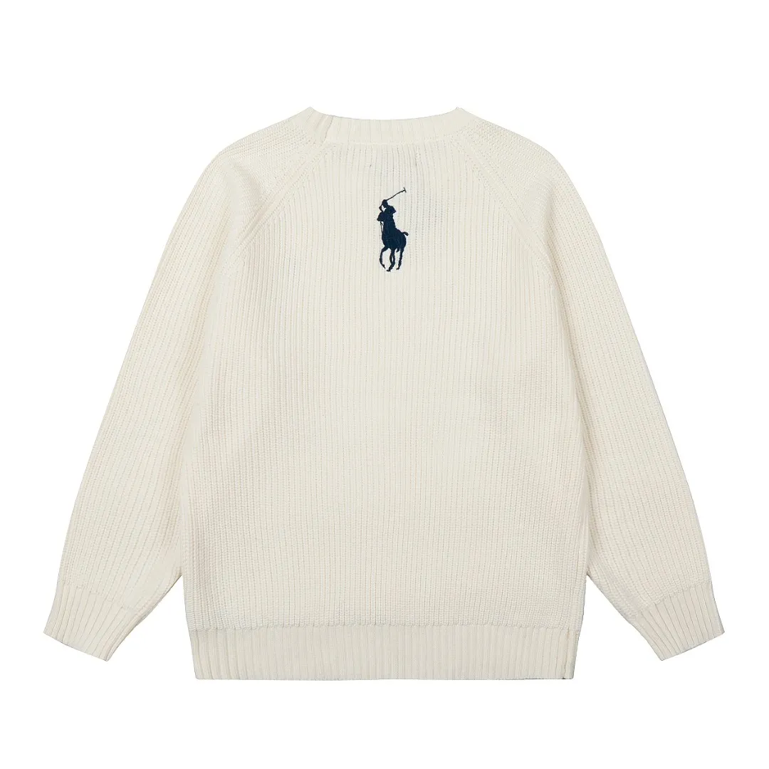 P220 Top quality" Style number: DS812# (not off the shelves all year round) [Ralph Lauren round neck piqué knitted sweater with war horse embroidery on the front and back] ✅Ralph Lauren classic basic versatile round neck pullover sweater for men and women ✅Main supply platform live broadcast Wholesale entity Replenish if out of stock Not removed from the shelves ✅ZP quality 1:1 version Scan the code to enter the GF website Counter quality ✅Detailed quality The only one in Guangzhou Imported quality cotton yarn Mainly high-end, cost-effective, good quality needless to say ✅The version is restored to the original order, the maximum size can be worn up to 200 pounds, loose, comfortable and stress-free ✅The upper body is simple and easy to match, ootd must-have style, good-looking clothes are never picky, a must-have item in the wardrobe is recommended. Size: S-XL Color: White, gray, khaki, navy blue, brown, burgundy, black with white label, black with red label